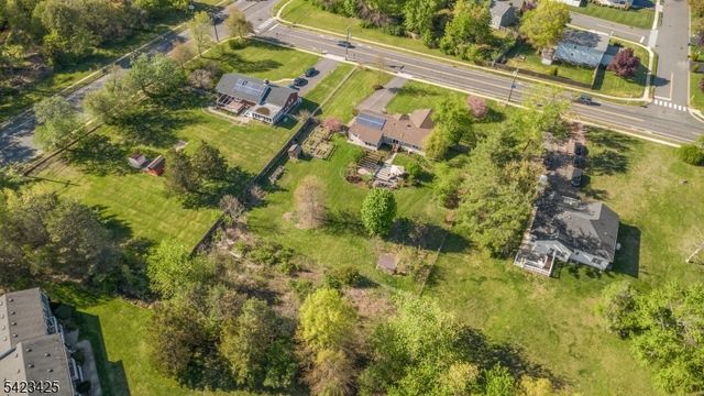 319 New Amwell Rd, Hillsborough Twp., NJ 08844