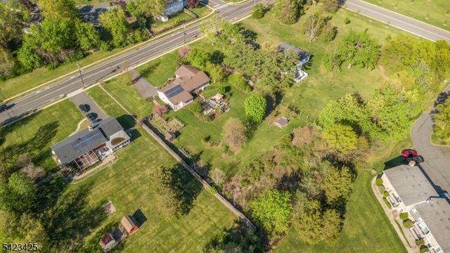 319 New Amwell Rd, Hillsborough Twp., NJ 08844