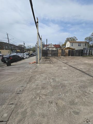 109-17 109-19 109-21 Sutphin Blvd, Jamaica, NY 11435