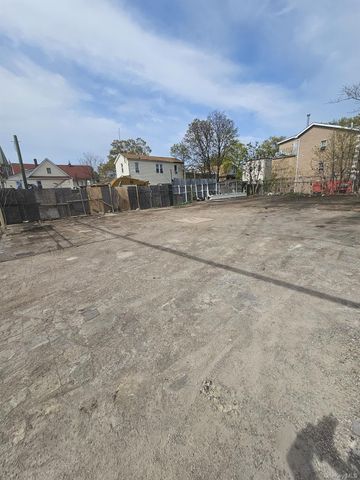 109-17 109-19 109-21 Sutphin Blvd, Jamaica, NY 11435