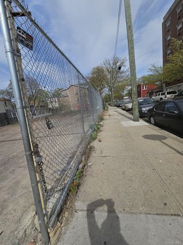 109-17 109-19 109-21 Sutphin Blvd, Jamaica, NY 11435