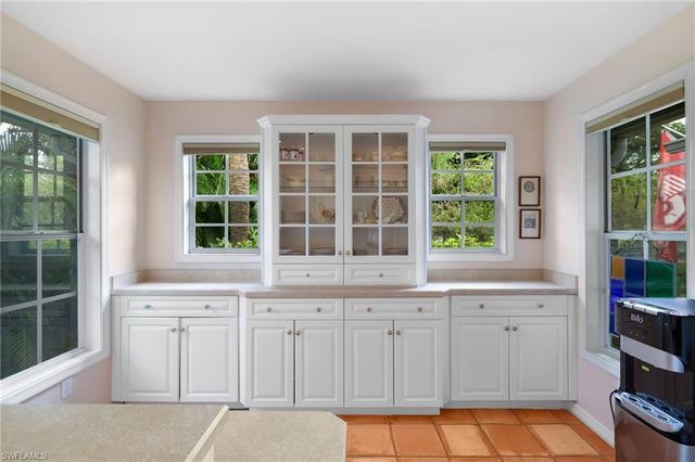 494 Chatham CIR, Naples, FL 34110