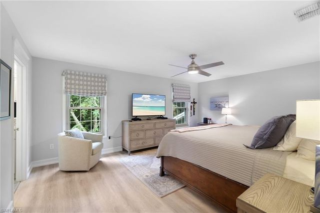 494 Chatham CIR, Naples, FL 34110