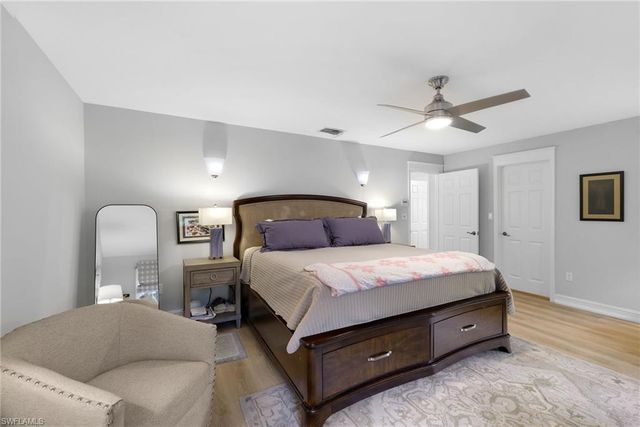 494 Chatham CIR, Naples, FL 34110