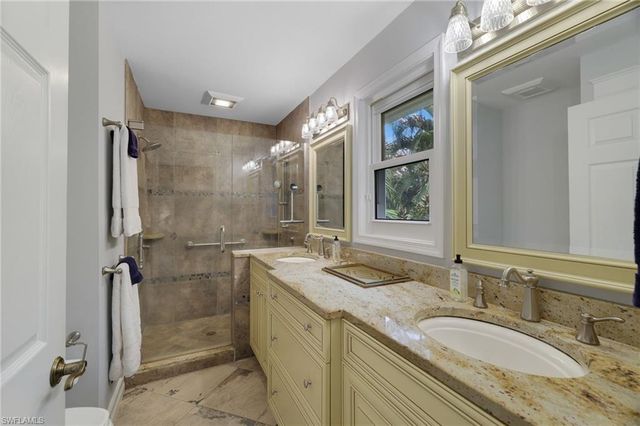 494 Chatham CIR, Naples, FL 34110