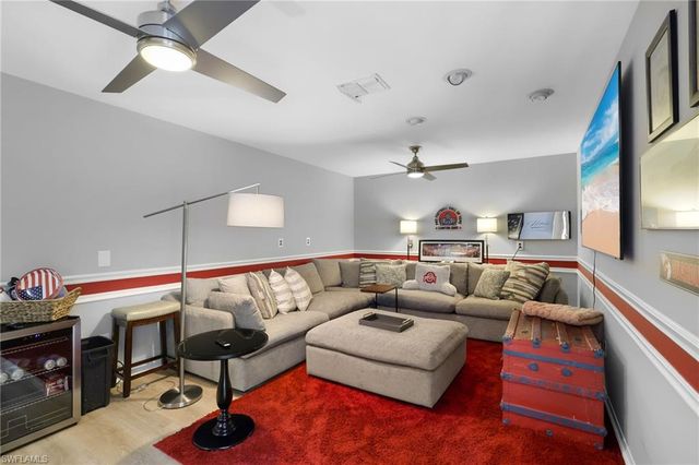494 Chatham CIR, Naples, FL 34110