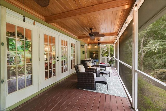 494 Chatham CIR, Naples, FL 34110