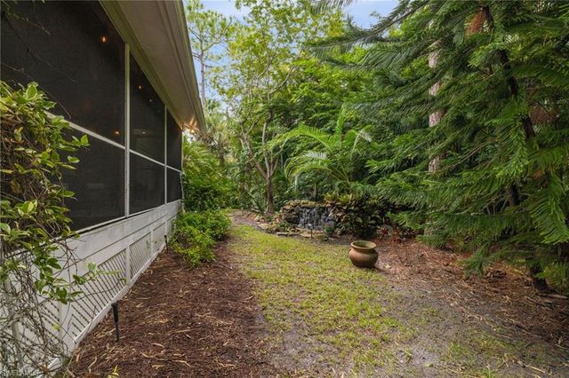 494 Chatham CIR, Naples, FL 34110