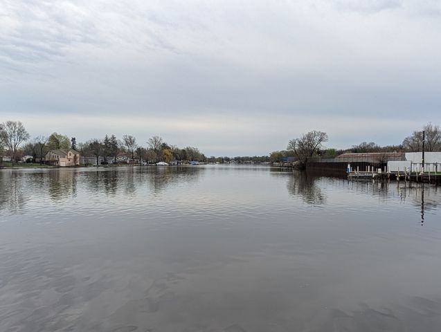 1601 Anthony Lane, Mchenry, IL 60051
