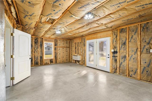 609 N Wood Street, Caney, KS 67333