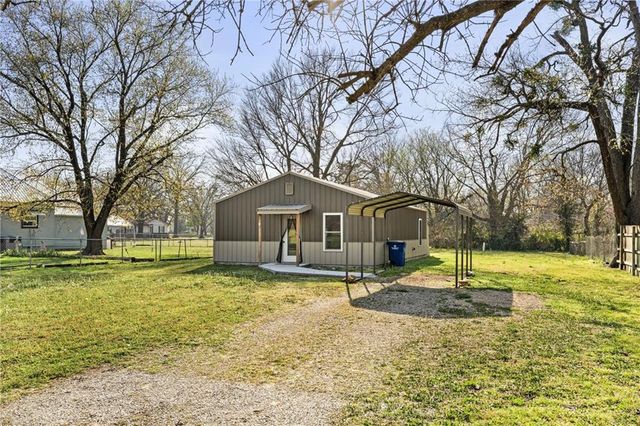 609 N Wood Street, Caney, KS 67333