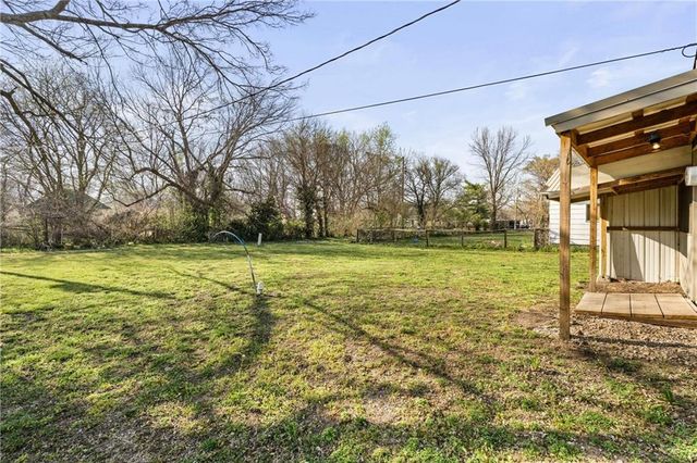 609 N Wood Street, Caney, KS 67333