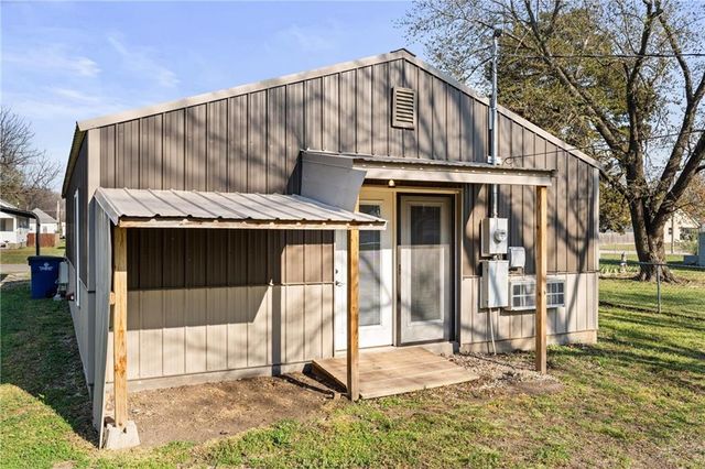 609 N Wood Street, Caney, KS 67333