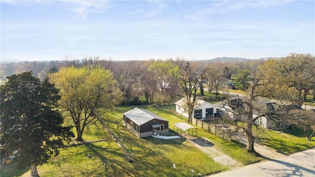 609 N Wood Street, Caney, KS 67333