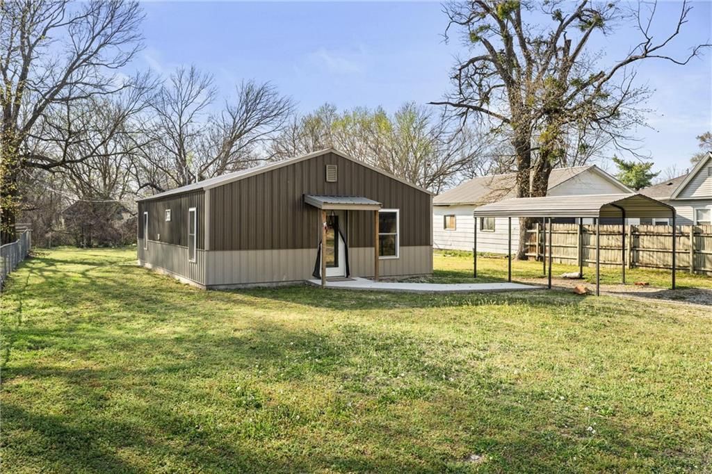 609 N Wood Street, Caney, KS 67333