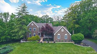 1437 Neffwold Lane, St Louis, MO 63122