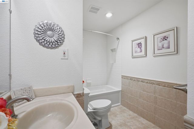 1162 Aberdeen Ave, Livermore, CA 94550