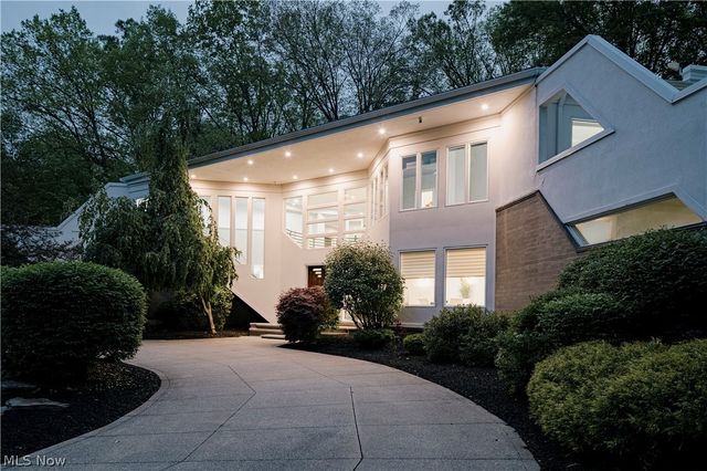 25 River Mountain Drive, Moreland Hills, OH 44022
