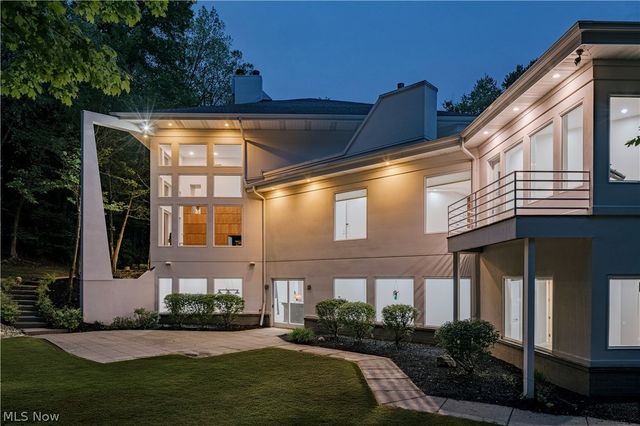 25 River Mountain Drive, Moreland Hills, OH 44022