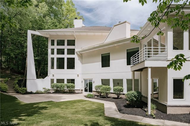 25 River Mountain Drive, Moreland Hills, OH 44022