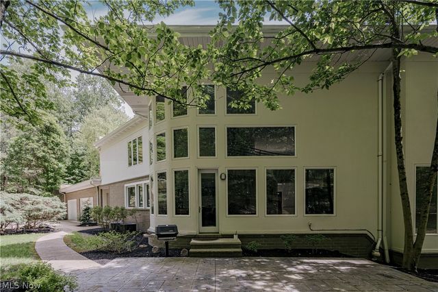 25 River Mountain Drive, Moreland Hills, OH 44022