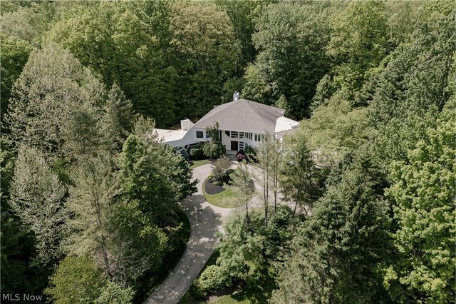 25 River Mountain Drive, Moreland Hills, OH 44022