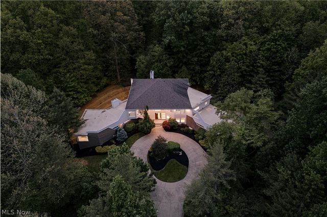 25 River Mountain Drive, Moreland Hills, OH 44022
