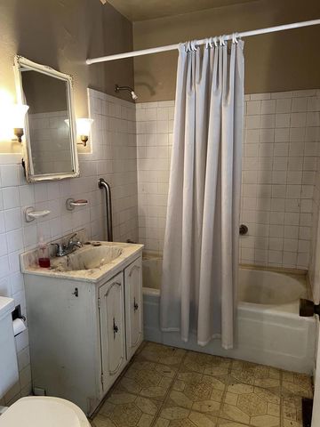 3417 N Main STREET, Racine, WI 53402