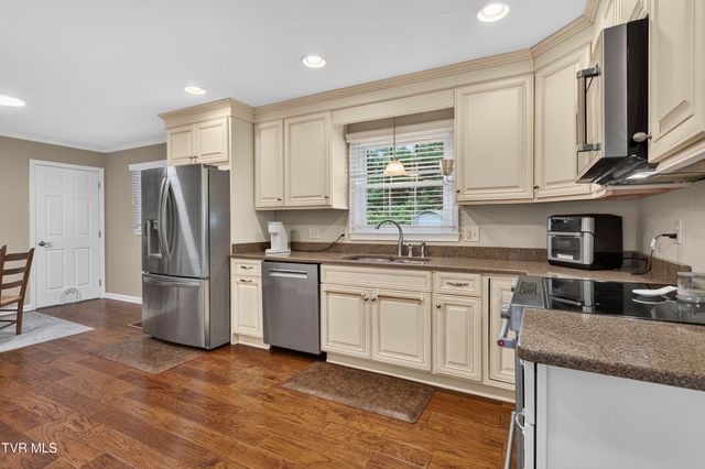 379 Northeast Morningside Lane, Abingdon, VA 24210