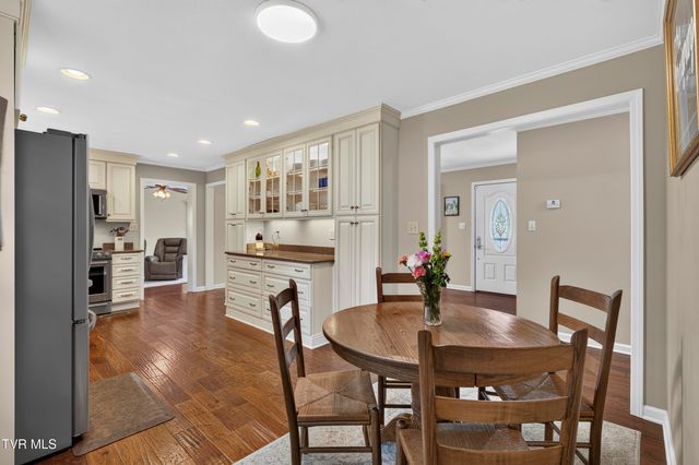 379 Northeast Morningside Lane, Abingdon, VA 24210