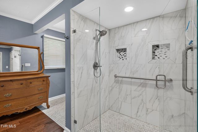 379 Northeast Morningside Lane, Abingdon, VA 24210