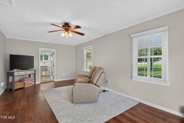 379 Northeast Morningside Lane, Abingdon, VA 24210