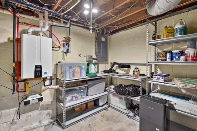 379 Northeast Morningside Lane, Abingdon, VA 24210