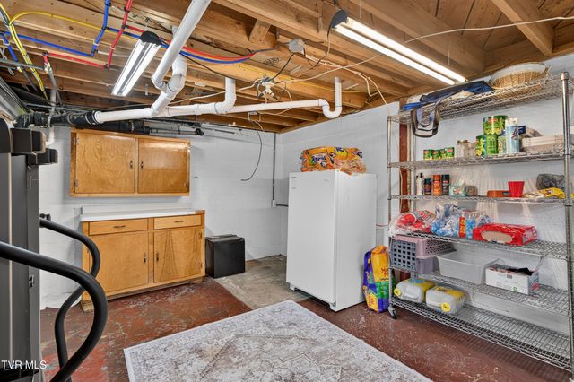 379 Northeast Morningside Lane, Abingdon, VA 24210