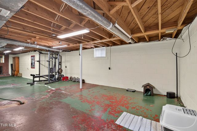 379 Northeast Morningside Lane, Abingdon, VA 24210