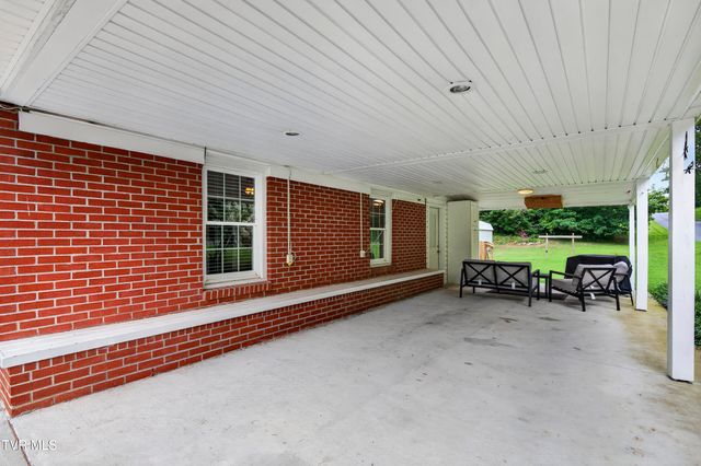 379 Northeast Morningside Lane, Abingdon, VA 24210