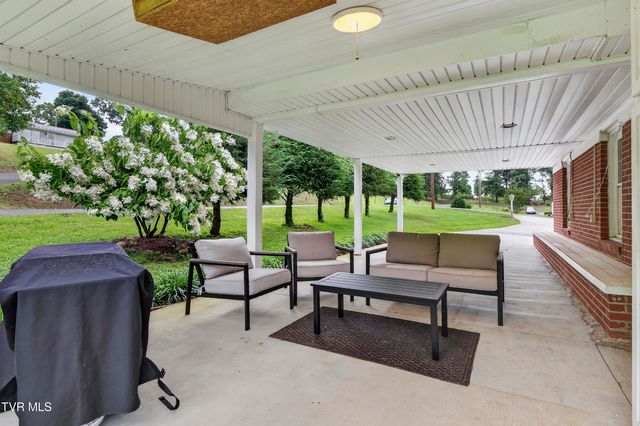 379 Northeast Morningside Lane, Abingdon, VA 24210