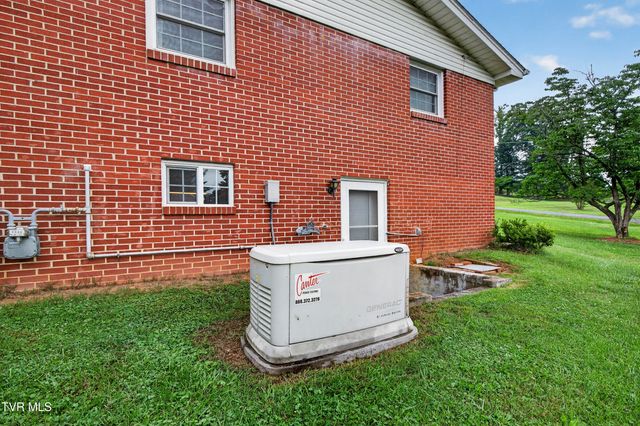 379 Northeast Morningside Lane, Abingdon, VA 24210