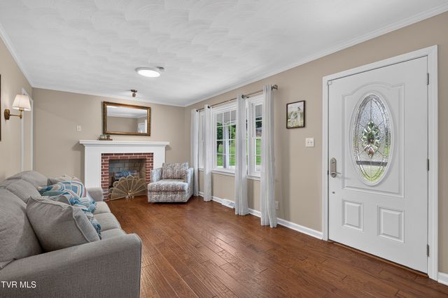 379 Northeast Morningside Lane, Abingdon, VA 24210