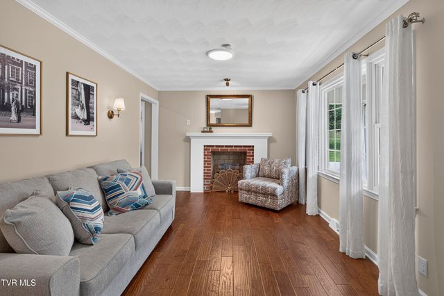 379 Northeast Morningside Lane, Abingdon, VA 24210