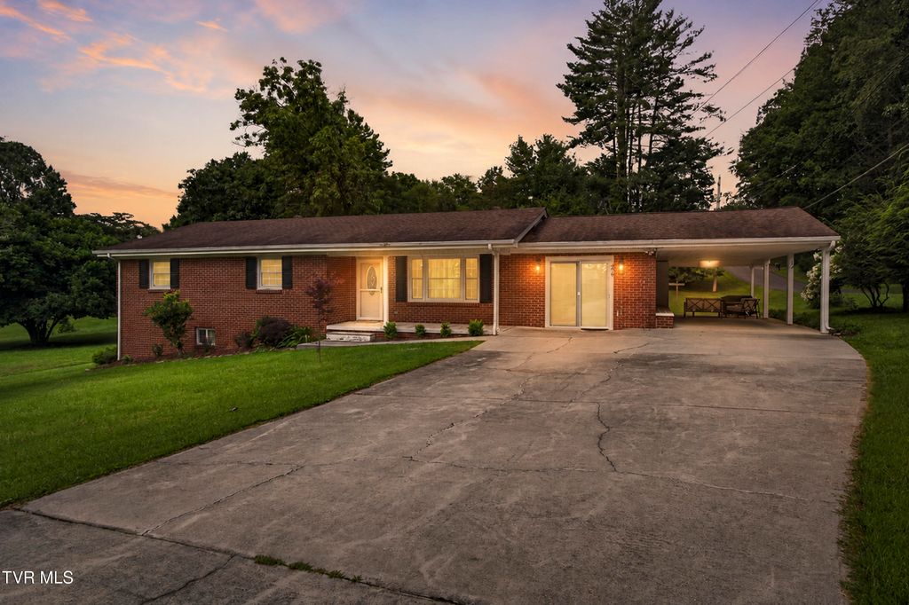 379 Northeast Morningside Lane, Abingdon, VA 24210
