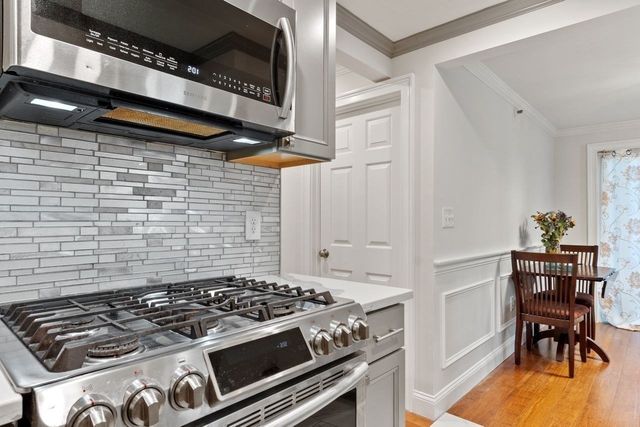 49 Lantern Ln 8, Dracut, MA 01826