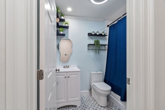 49 Lantern Ln 8, Dracut, MA 01826
