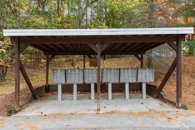 49 Lantern Ln 8, Dracut, MA 01826