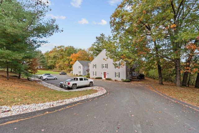 49 Lantern Ln 8, Dracut, MA 01826