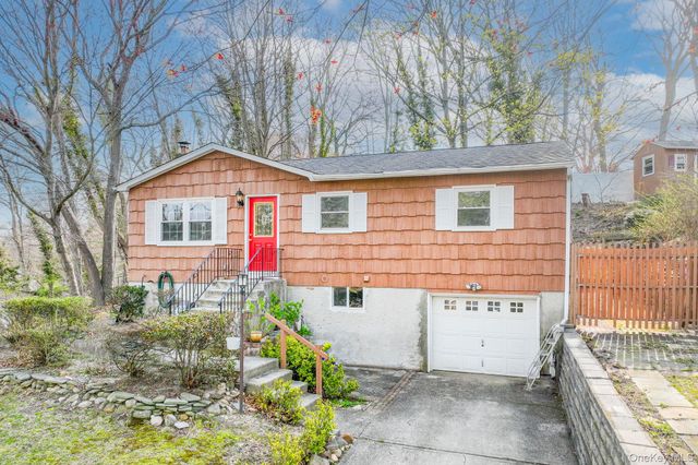 71 Rosewood Road, Rocky Point, NY 11778