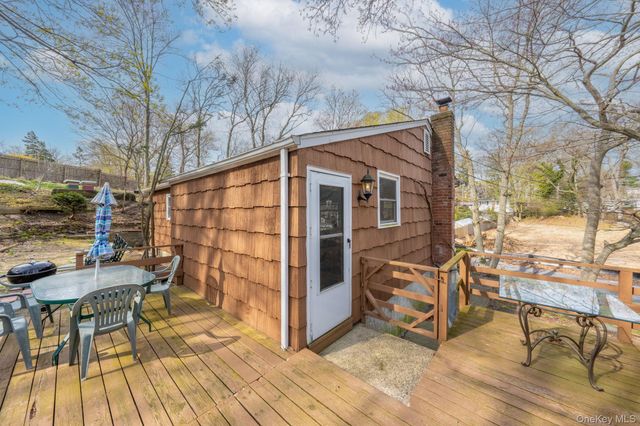 71 Rosewood Road, Rocky Point, NY 11778