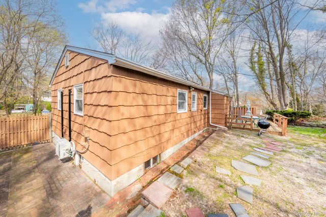71 Rosewood Road, Rocky Point, NY 11778