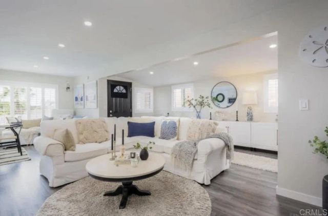 157 Horizon Ln., Oceanside, CA 92056