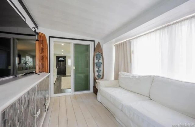 157 Horizon Ln., Oceanside, CA 92056